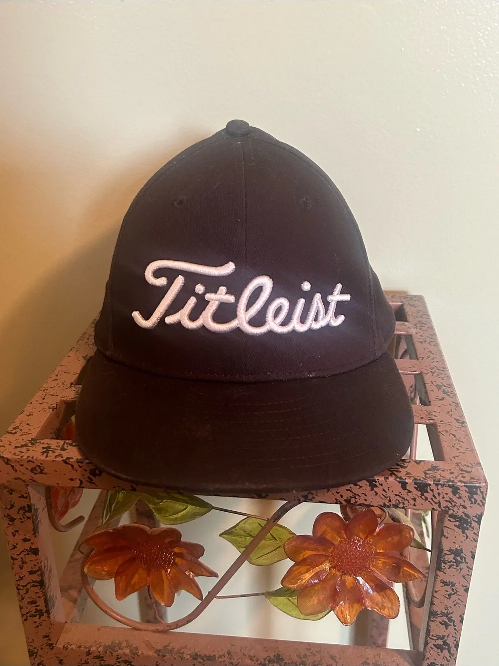Titleist Tour Performance Golf Hat Mens M/L Black Fitted A-Flex Stretch Cap